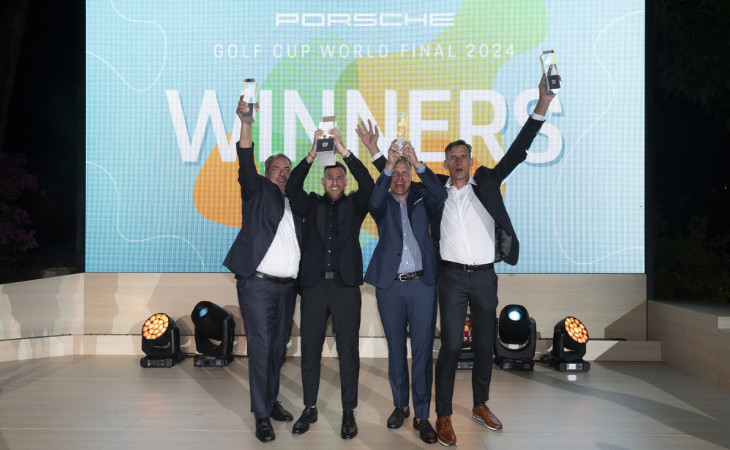 Das Siegerteam aus der Schweiz beim Porsche Golf World Final 2024