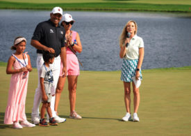 Jhonattan Vegas feiert den Sieg bei der 3M Open mit seiner Familie